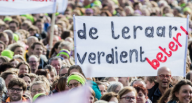 Burgerprotest in een emotiedemocratie Facebook versus vakbond