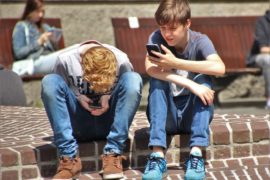 Eenderde ouders deelt geen kinderfoto’s op social media