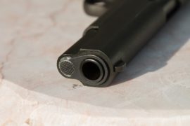 Politie vindt ‘heel wapenarsenaal’ bij huiszoekingen