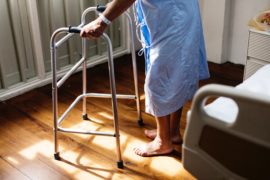 ‘Meer bescherming voor verpleeghuiswerkers blijft hard nodig’