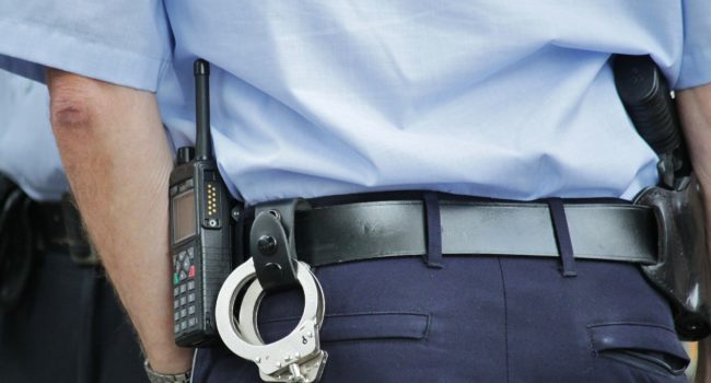 Politie pakt vijf ‘pedojagers’ en hun doelwit op