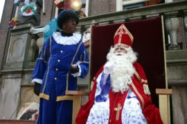 Intocht Sinterklaas in Staphorst verloopt in grimmige sfeer