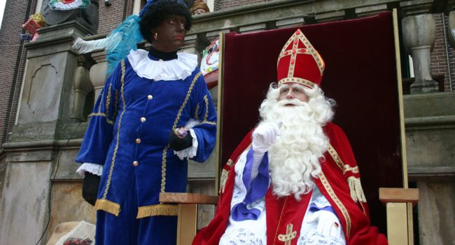 Intocht Sinterklaas in Staphorst verloopt in grimmige sfeer