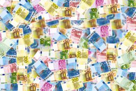 Politie pakt Rijswijker (30) met 100.000 euro cash in kofferbak