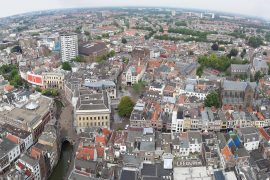 Illegaal feest in Utrecht opgedoekt: tientallen boetes en aanhoudingen