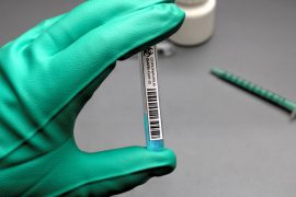 Nieuw onderzoek: corona amper nog overdraagbaar na vaccin, RIVM opgetogen