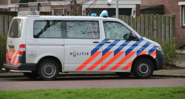 Politie zoekt naar drugs in vrachtwagens van bedrijf in Breda maar vindt niks
