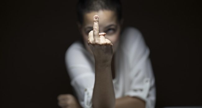Hoe ga je als toezichthouder om met dreiging en agressie?