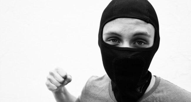 Tegengaan radicalisering vergt maatwerk op individueel niveau en samenwerking tussen ketenpartners